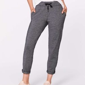 Lululemon On the Fly Pant Heathered Black 27" Women's Size 8